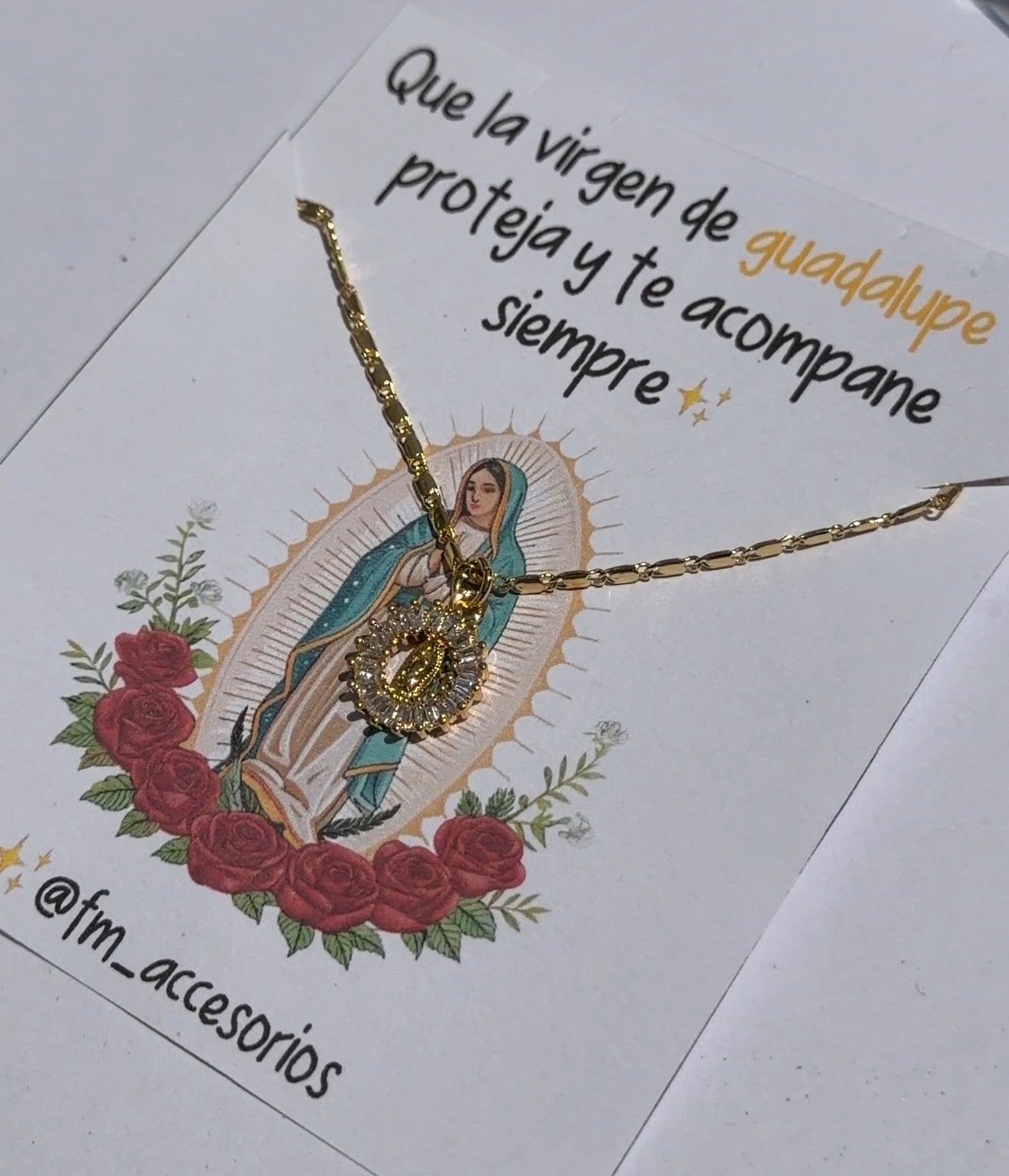 Cadena virgen Guadalupe blanca